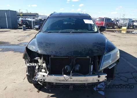 2016 Nissan Pathfinder S z USA, uszkodzony, nr VIN 5N1AR2MM7GC613630
